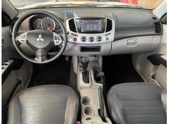 Mitsubishi L200 Triton HPE 3.2 CD TB Int.Diesel Aut 2012/2013