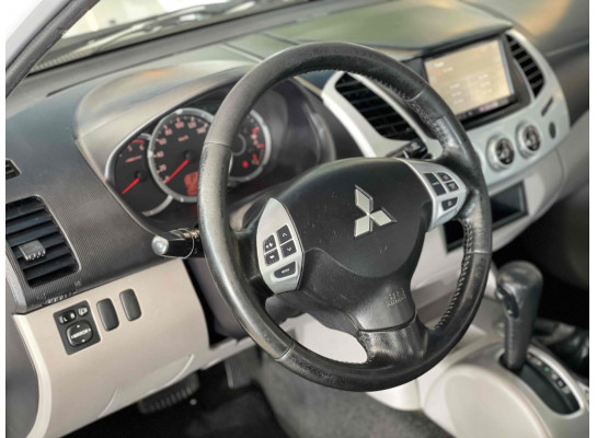 Mitsubishi L200 Triton HPE 3.2 CD TB Int.Diesel Aut 2012/2013