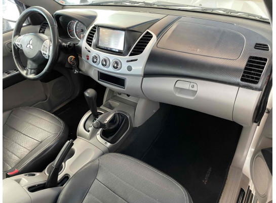Mitsubishi L200 Triton HPE 3.2 CD TB Int.Diesel Aut 2012/2013