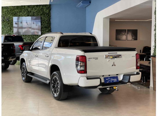 Mitsubishi L200 Triton 2.4 16V TURBO DIESEL SPORT HPE CD 4P 4X4 AUTOMÁTICO 2023/2024