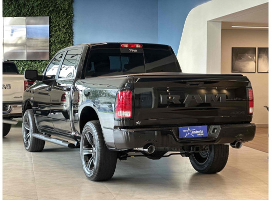 RAM CLASSIC 5.7 V8 GASOLINA LARAMIE CD 4X4 AUTOMÁTICO 2022/2022