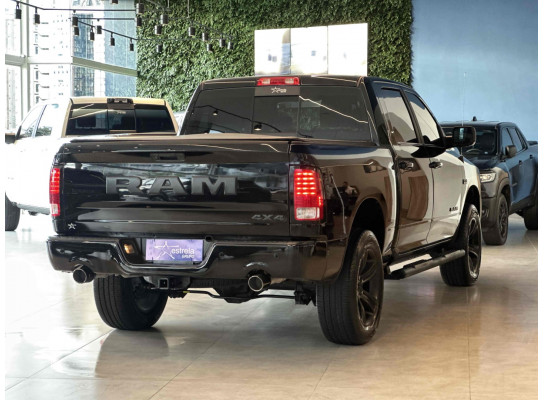 RAM CLASSIC 5.7 V8 GASOLINA LARAMIE CD 4X4 AUTOMÁTICO 2022/2022