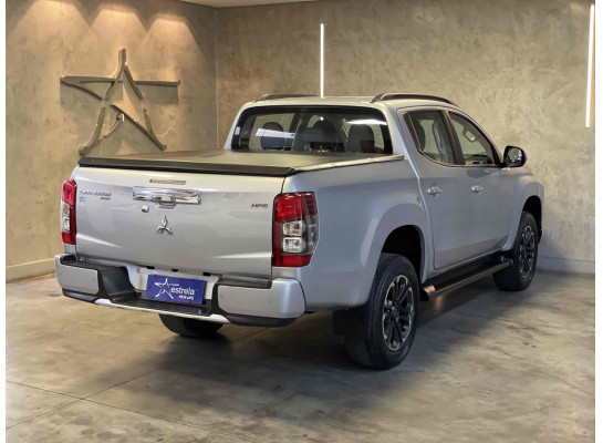Mitsubishi L200 Triton 2.4 16V TURBO DIESEL SPORT HPE CD 4P 4X4 AUTOMÁTICO 2022/2023
