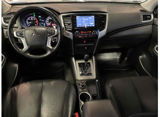 Mitsubishi L200 Triton 2.4 16V TURBO DIESEL SPORT HPE CD 4P 4X4 AUTOMÁTICO 2022/2023