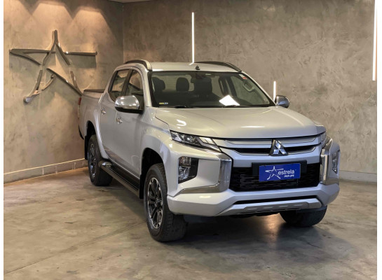 Mitsubishi L200 Triton 2.4 16V TURBO DIESEL SPORT HPE CD 4P 4X4 AUTOMÁTICO 2022/2023