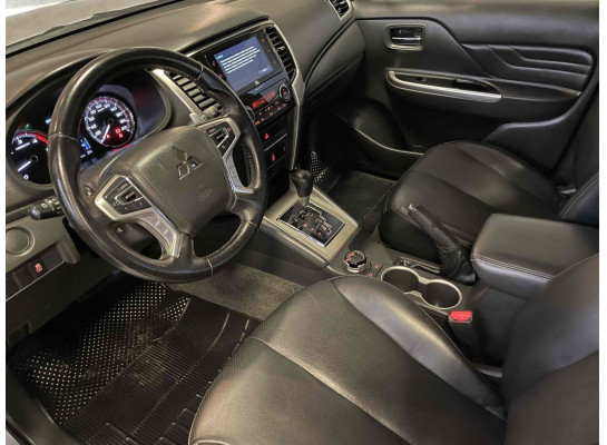 Mitsubishi L200 Triton 2.4 16V TURBO DIESEL SPORT HPE CD 4P 4X4 AUTOMÁTICO 2022/2023