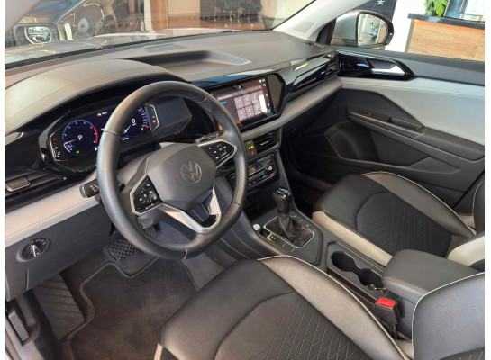 Volkswagen TAOS 1.4 250 TSI TOTAL FLEX COMFORTLINE AUTOMÁTICO 2023/2024