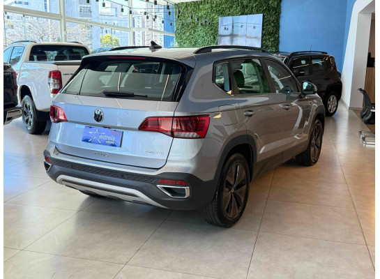 Volkswagen TAOS 1.4 250 TSI TOTAL FLEX COMFORTLINE AUTOMÁTICO 2023/2024