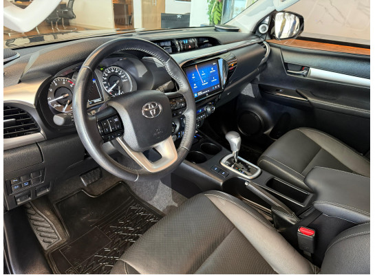 Toyota Hilux Cabine Dupla 2.8 D-4D TURBO DIESEL CD SRX PLUS 4X4 AUTOMÁTICO 2023/2024