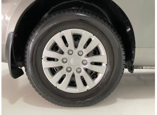 KIA Carnival EX	3.5L V6 2011/2012