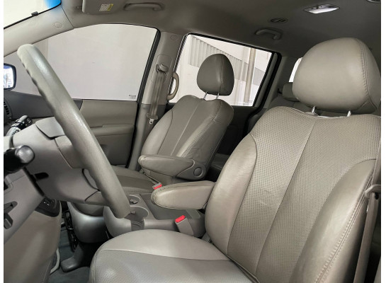 KIA Carnival EX	3.5L V6 2011/2012